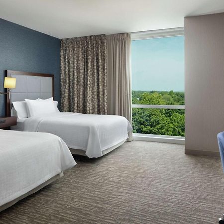 Hampton Inn & Suites Teaneck/Glenpointe מראה חיצוני תמונה